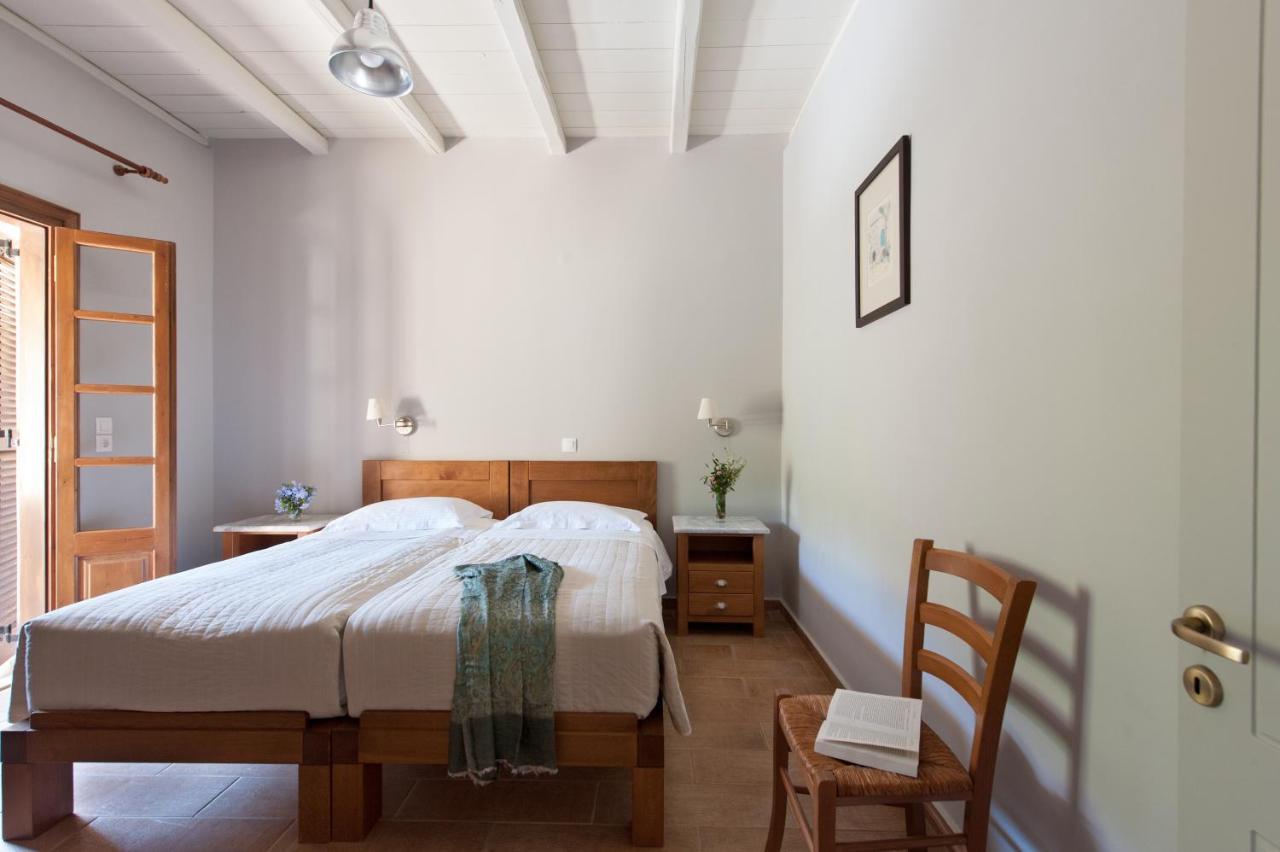 Kalamitsi Hotel Kardhamili Exteriör bild
